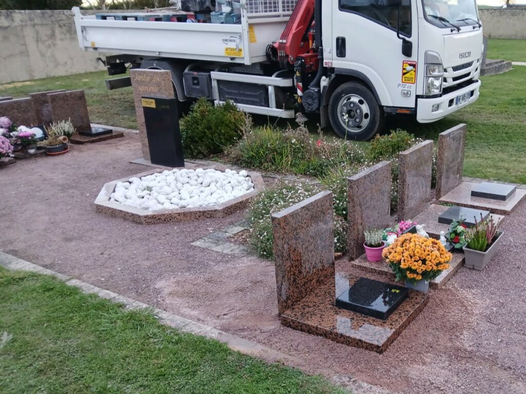 Cavurne stèle verticale Rose de Bretagne