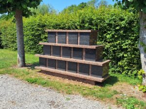 Columbarium Ecoflor 15 cases en granit Rose de Bretagne
