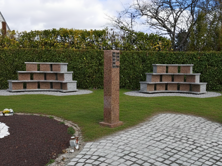 Columbarium Sérénité courbe 9 cases en granit français