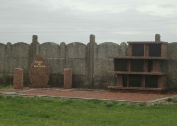 Columbarium granit français modèle Pilare