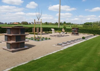 Colombarium Katrys avec cavurnes en granit français