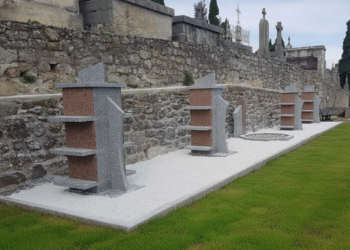 Columbarium 24 cases Floralys en granit français