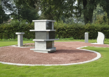 Columbarium 9 cases Intimiste en granit du Tarn