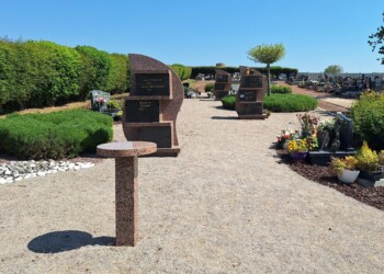 Columbarium Ankara 6 cases en granit rose de Bretagne