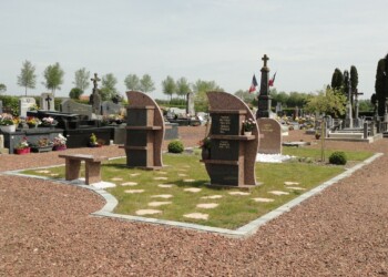 Columbarium Ankara double face en granit rose de Bretagne