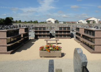 Columbarium Classiflor 70 cases en granit français