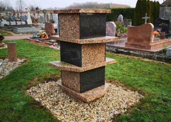 Columbarium Intimiste de 6 cases en granit rose de Bretagne