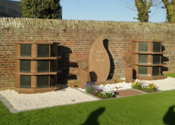 Columbarium Octys mural de 18 cases en granit rose Clarté de Bretagne