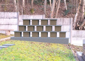Columbarium Sérénité droit 15 familles en granit français