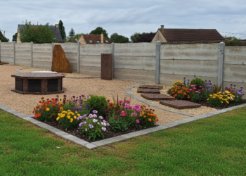 Espace cinéraire avec cavurne et columbarium